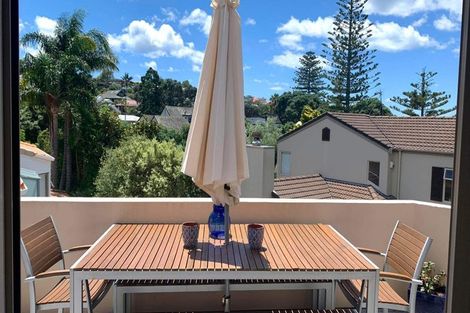 Photo of property in 1/464 Beach Road, Murrays Bay, Auckland, 0630