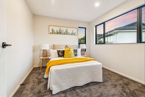 Photo of property in 22c Gulf Crest, Bucklands Beach, Auckland, 2012