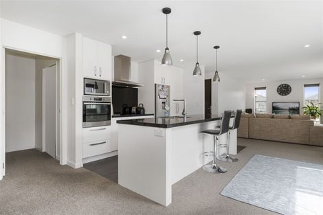 Photo of property in 15 Batty Street, Papamoa Beach, Papamoa, 3118