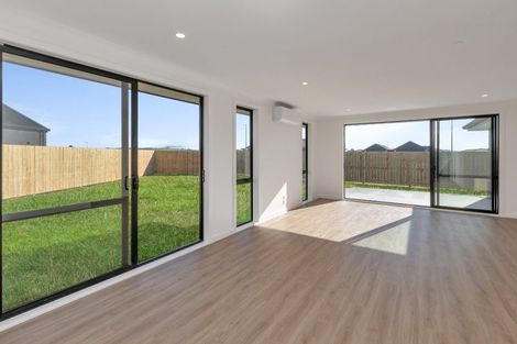 Photo of property in 8 Taurangawaka Road, One Tree Point, 0118