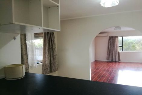 Photo of property in 72 Harrowglen Drive, Northcross, Auckland, 0630