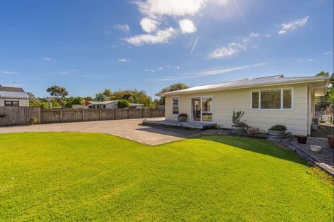 Photo of property in 17 Otaihanga Road, Otaihanga, Paraparaumu, 5036