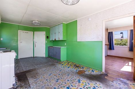 Photo of property in 28 Whakawhiti Street, Marfell, New Plymouth, 4310