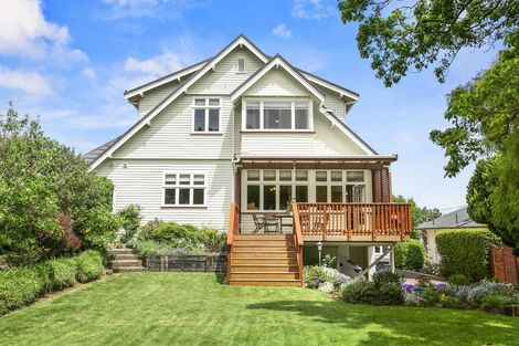 Photo of property in 33 Cameron Street, New Plymouth, 4310