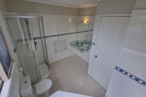 Photo of property in 9 Snell Place, Pakuranga, Auckland, 2010