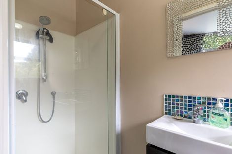 Photo of property in 8 Rimu Road, Oratia, Auckland, 0604