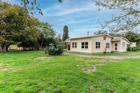 Photo of property in 30 Sandon Block Road, Ohingaiti, Hunterville, 4783