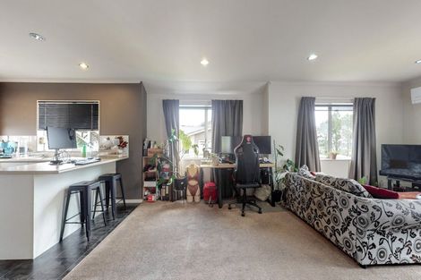 Photo of property in 57 Glanmire Road, Newlands, Wellington, 6037