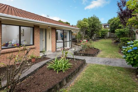 Photo of property in 2/2 Channing Crescent, Botany Downs, Auckland, 2010