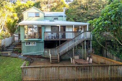 Photo of property in 704 South Titirangi Road, Titirangi, Auckland, 0604