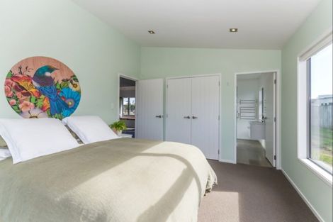 Photo of property in 42 Kent Avenue, Waitarere Beach, Levin, 5510