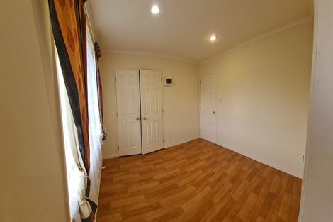 Photo of property in 42 Summerland Drive, Henderson, Auckland, 0612