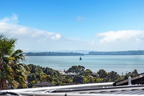 Photo of property in 4/30 Castor Bay Road, Castor Bay, Auckland, 0620