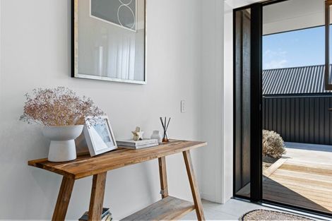 Photo of property in 38 Stratford Drive, Mount Pisa, Cromwell, 9383