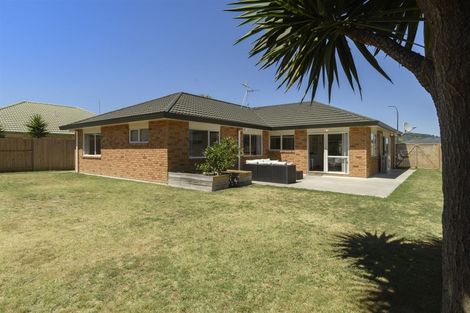 Photo of property in 305 Gravatt Road, Papamoa Beach, Papamoa, 3118