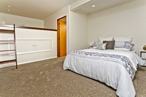 Photo of property in 1/221 Lake Road, Belmont, Auckland, 0622