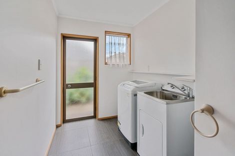 Photo of property in 3a Juniper Place, Burnside, Christchurch, 8053