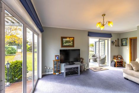 Photo of property in 16 Goodger Street, Waipukurau, 4200