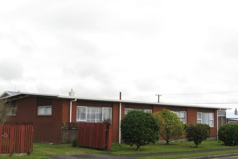 Photo of property in 2 Evelyn Place, Welbourn, New Plymouth, 4310