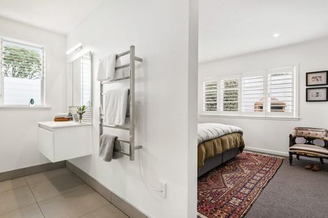 Photo of property in 34 Hinemoa Street, Birkenhead, Auckland, 0626