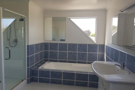 Photo of property in 28 Farnley Place, Parklands, Christchurch, 8083