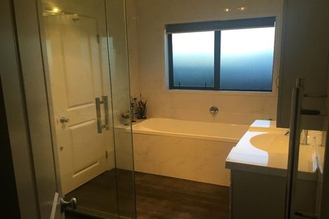 Photo of property in 28 Redwood Crescent, Hurdon, New Plymouth, 4310