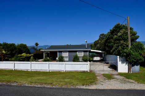 Photo of property in 10 Hunter Street, Karamea, 7893