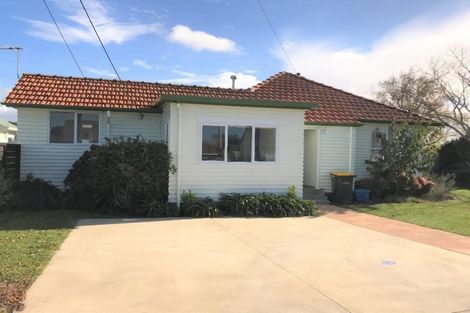 Photo of property in 10 Union Street, Merrilands, New Plymouth, 4312