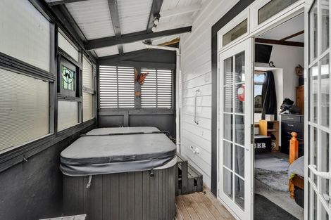 Photo of property in 231 Glover Road, Hawera, 4610