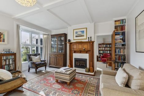 Photo of property in 39 Fairview Crescent, Kelburn, Wellington, 6012