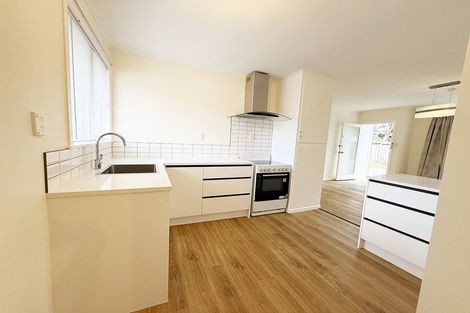 Photo of property in 1/6 Edgewater Drive, Pakuranga, Auckland, 2010