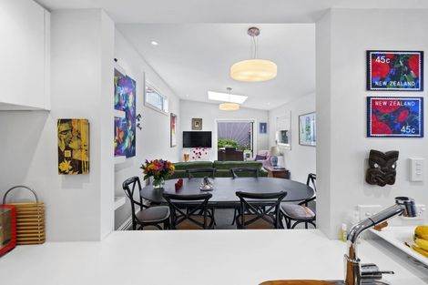 Photo of property in 86 Elizabeth Street, Mount Victoria, Wellington, 6011