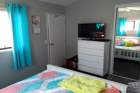 Photo of property in 145 Wiseley Road, West Harbour, Auckland, 0618