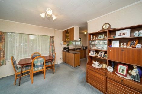 Photo of property in 32 Kauri Street, Merrilands, New Plymouth, 4312