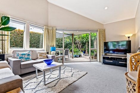 Photo of property in 2a Douglas Street, Kensington, Whangarei, 0112