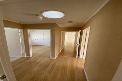 Photo of property in 1/4 Mossop Rise, Glenfield, Auckland, 0629