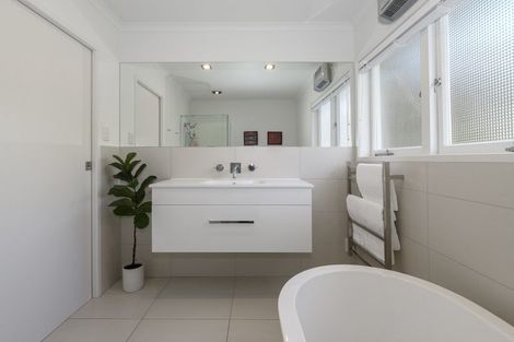 Photo of property in 32 Hinewa Road, Otumoetai, Tauranga, 3110