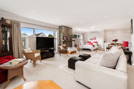 Photo of property in 33 Sargood Drive, Wanaka, 9305