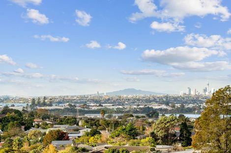 Photo of property in 4223b Great North Road, Glendene, Auckland, 0602