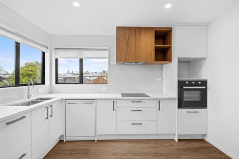 Photo of property in 16 Gossamer Drive, Pakuranga Heights, Auckland, 2010