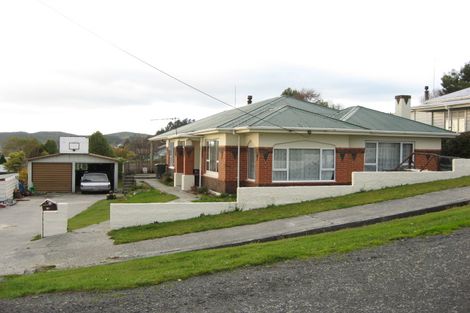 Photo of property in 23 Market Street, Kaitangata, 9210