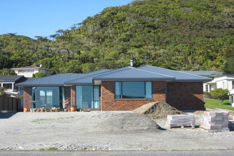 Photo of property in 121 Main South Road, Karoro, Greymouth, 7805