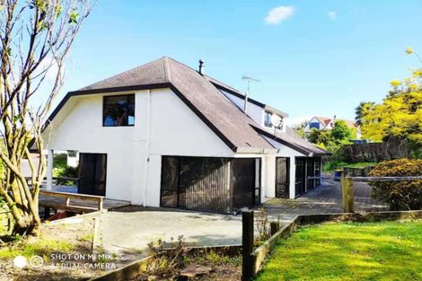 Photo of property in 10 Forsythe Place, Massey, Auckland, 0614