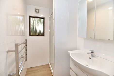 Photo of property in 36 Surf Road, Stanmore Bay, Whangaparaoa, 0932