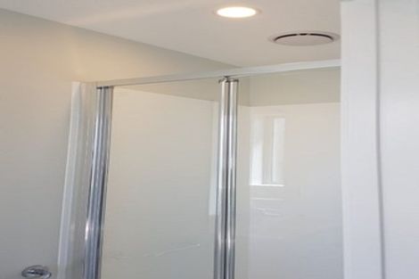 Photo of property in 1/51 Wharf Road, Te Atatu Peninsula, Auckland, 0610