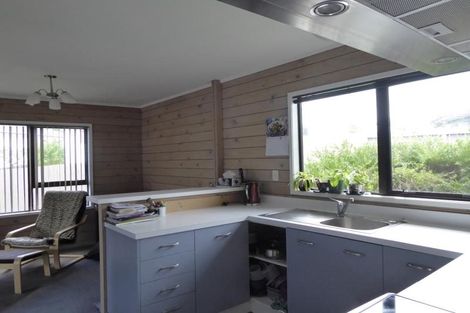 Photo of property in 37 Guadeloupe Crescent, Grenada Village, Wellington, 6037