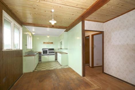 Photo of property in 44 Endeavour Street, Marfell, New Plymouth, 4310