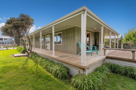 Photo of property in 10 Martin Place, Cooks Beach, Whitianga, 3591