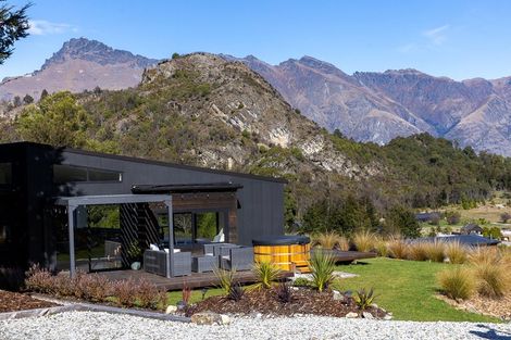 Photo of property in 18 Lookout Drive, Mount Creighton, Queenstown, 9371
