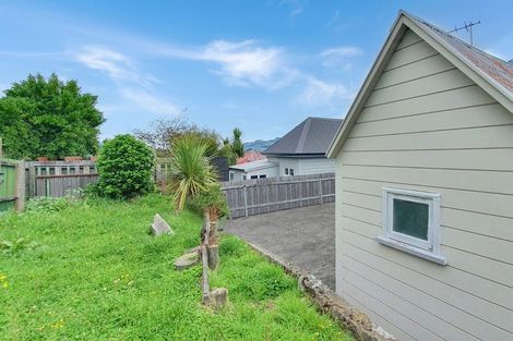 Photo of property in 29 Ripon Street, Lyttelton, 8082